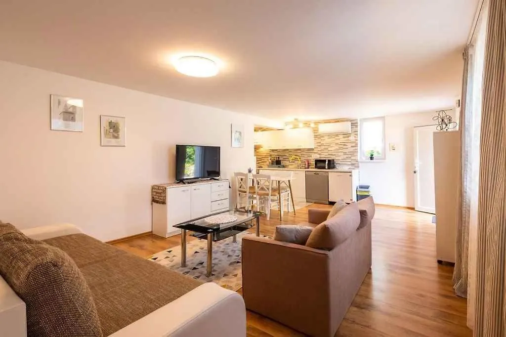 Apartment In Malinska - Insel Krk 53306 0*,