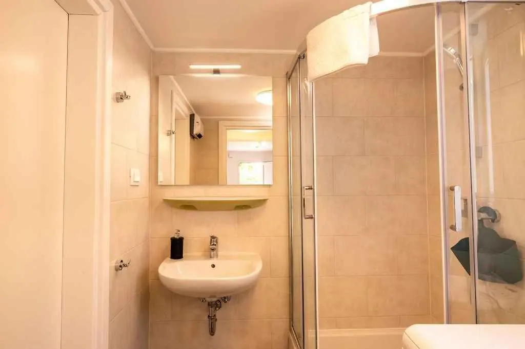 Apartment In Malinska - Insel Krk 53306